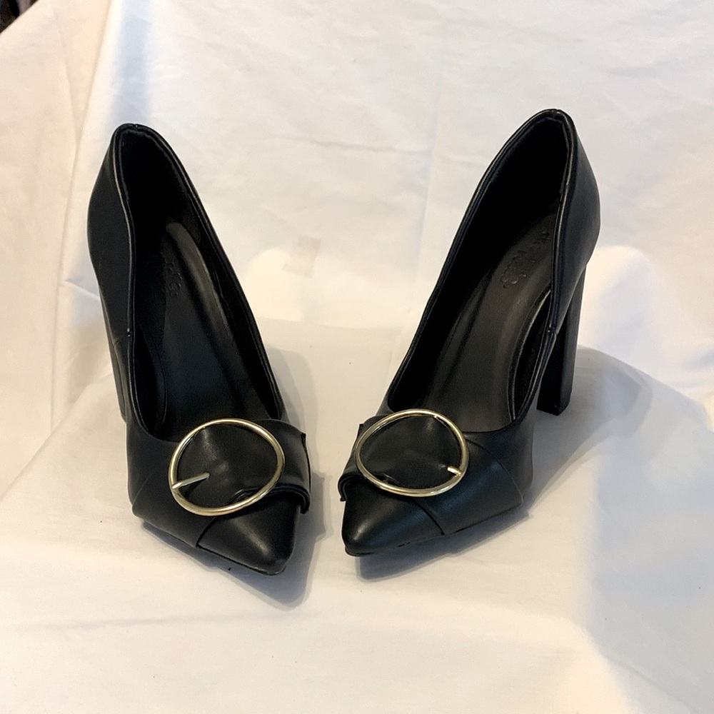 Sz-7 Charlotte Russe Black chunky heels 4in